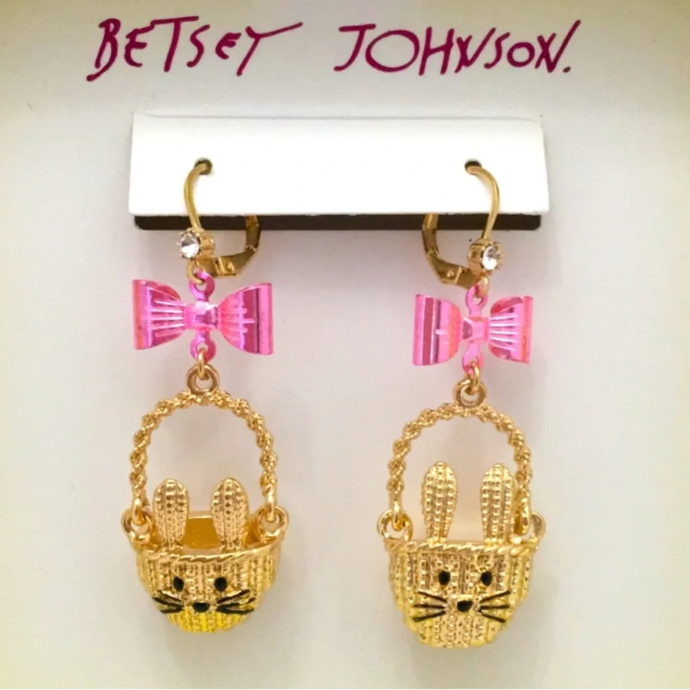New Betsey Johnson  pink bow with bunny basket earrings - Picture 6 of 15